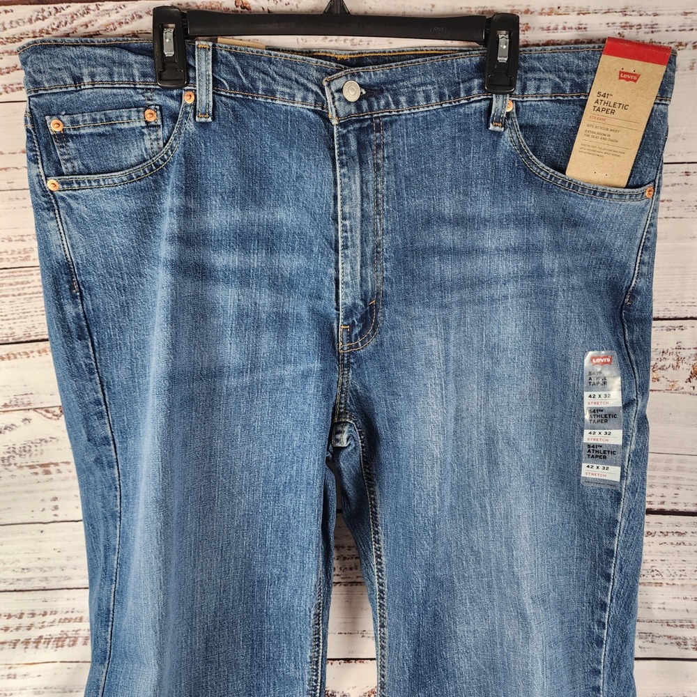 NWT Levi's 541 Athletic Taper Jeans 42x32 Athletic Fit Medium Wash Blue Stretch